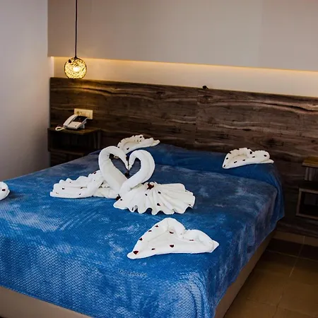 Sunshine Aparthotel 3*