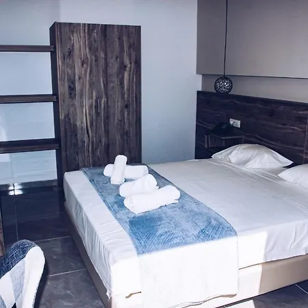 Sunshine Aparthotel 3*